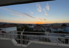 İNCİRLİ MAHALLESİNDE GENİŞ 3+1 SATILIK DAİRE